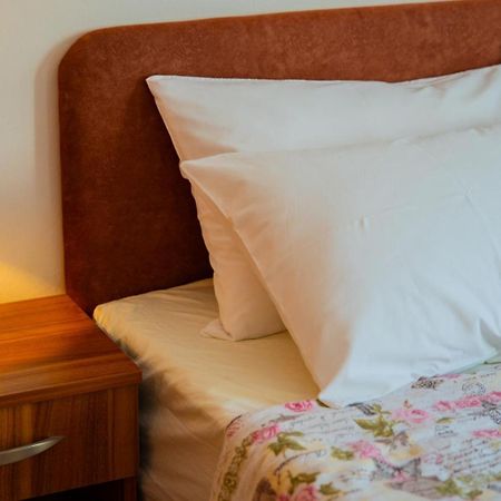 Apartmani Ana Tivat Zewnętrze zdjęcie