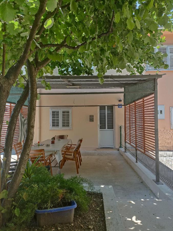 Apartmani Ana Tivat Zewnętrze zdjęcie