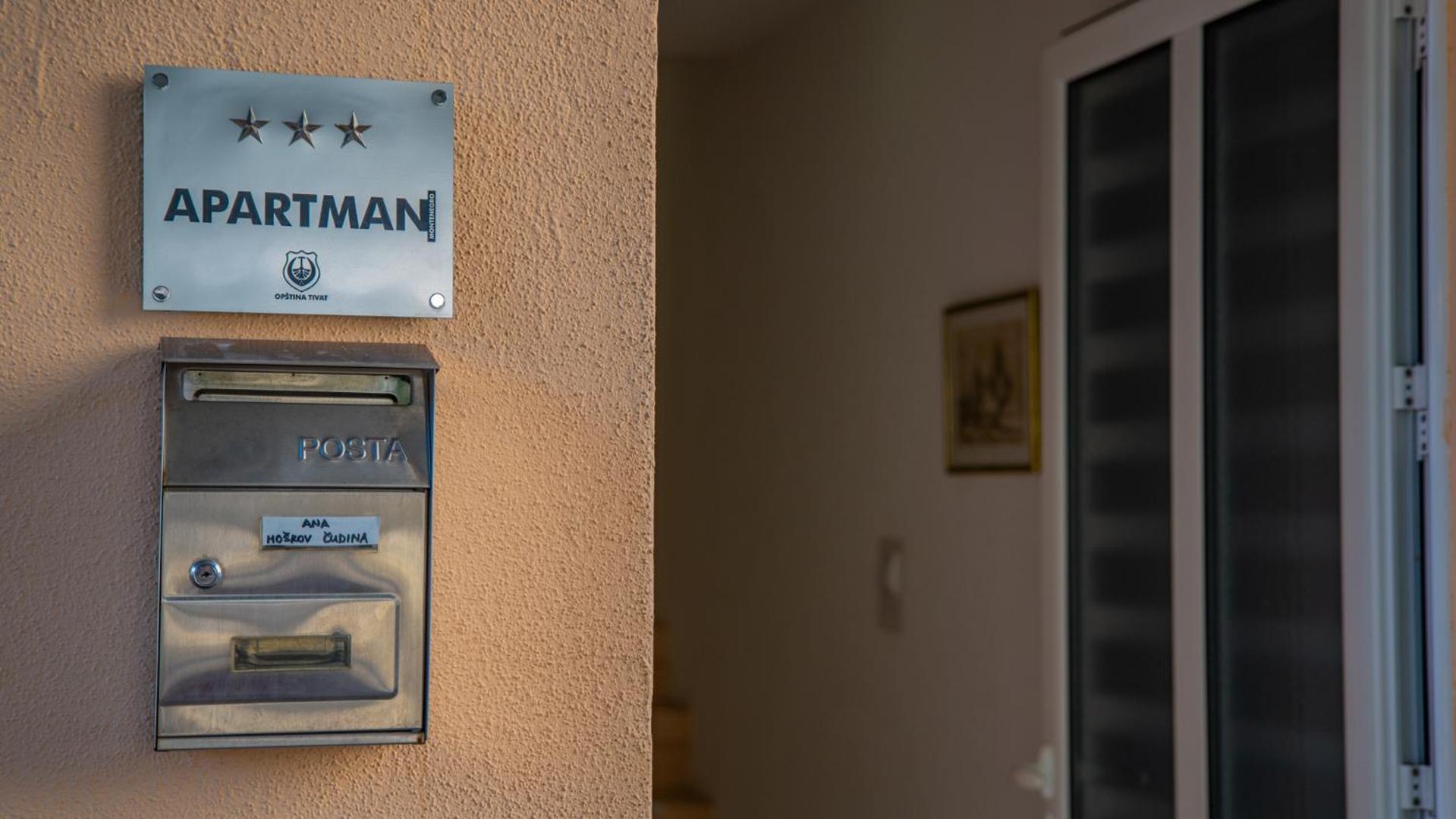 Apartmani Ana Tivat Zewnętrze zdjęcie