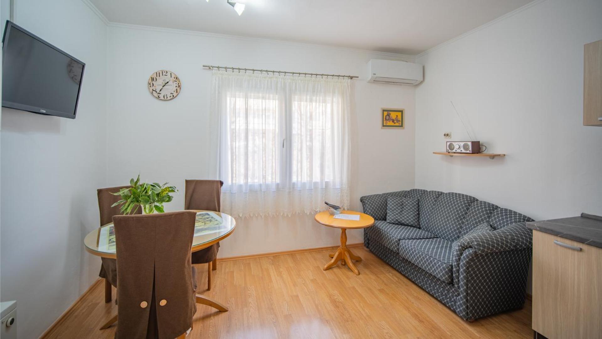 Apartmani Ana Tivat Zewnętrze zdjęcie